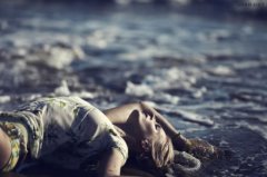 不乱于心，不困于情，不畏将来，不念过去